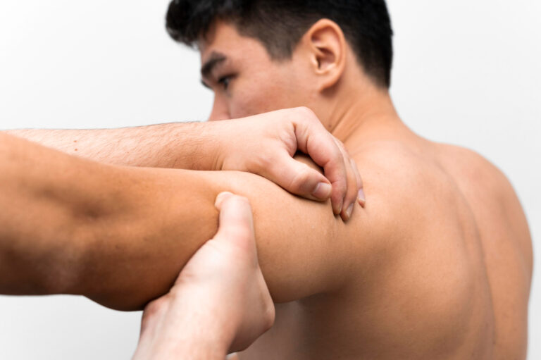 Read more about the article Navigating Shoulder Replacement: Expert Tips from Dr. Amit Roy, Kolkata’s Leading Orthopedic Surgeon